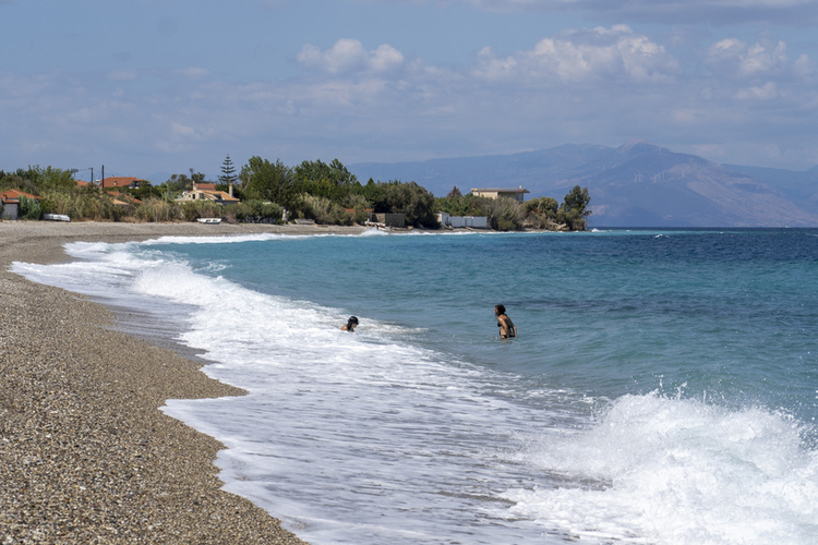 paralia_aigeiras_4.jpg