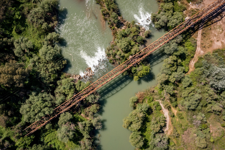 Eisenbahnbrücke über den Fluss Alfeios