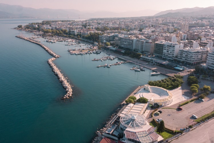 Kreuzfahrt - und Yachting - Anlagen in Patras