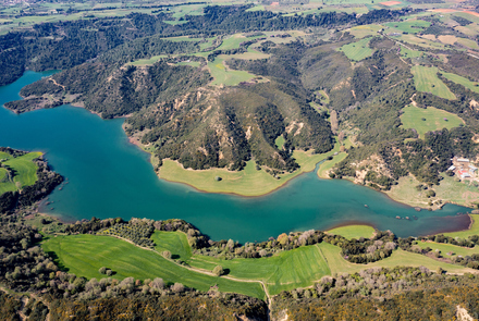 Künstlicher See von Pinios